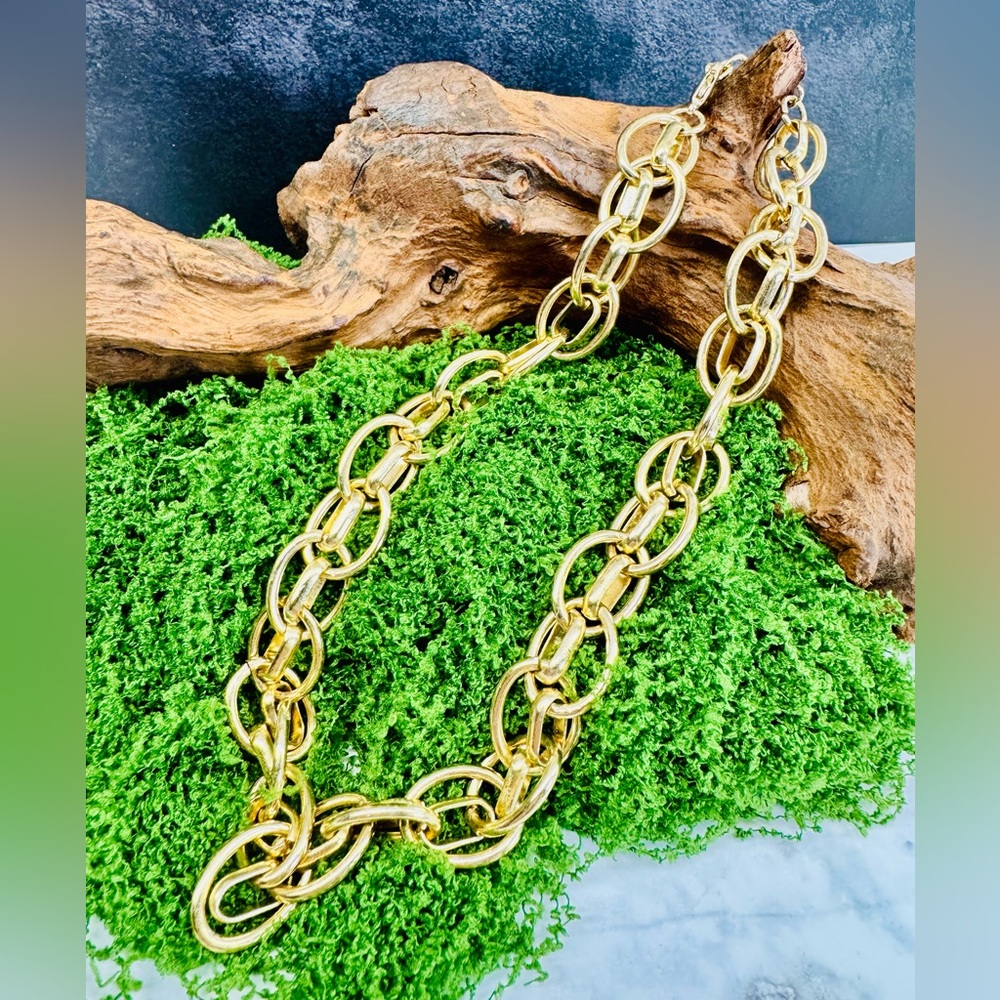 Elegant Gold Chain Statement Necklace - SKU Q